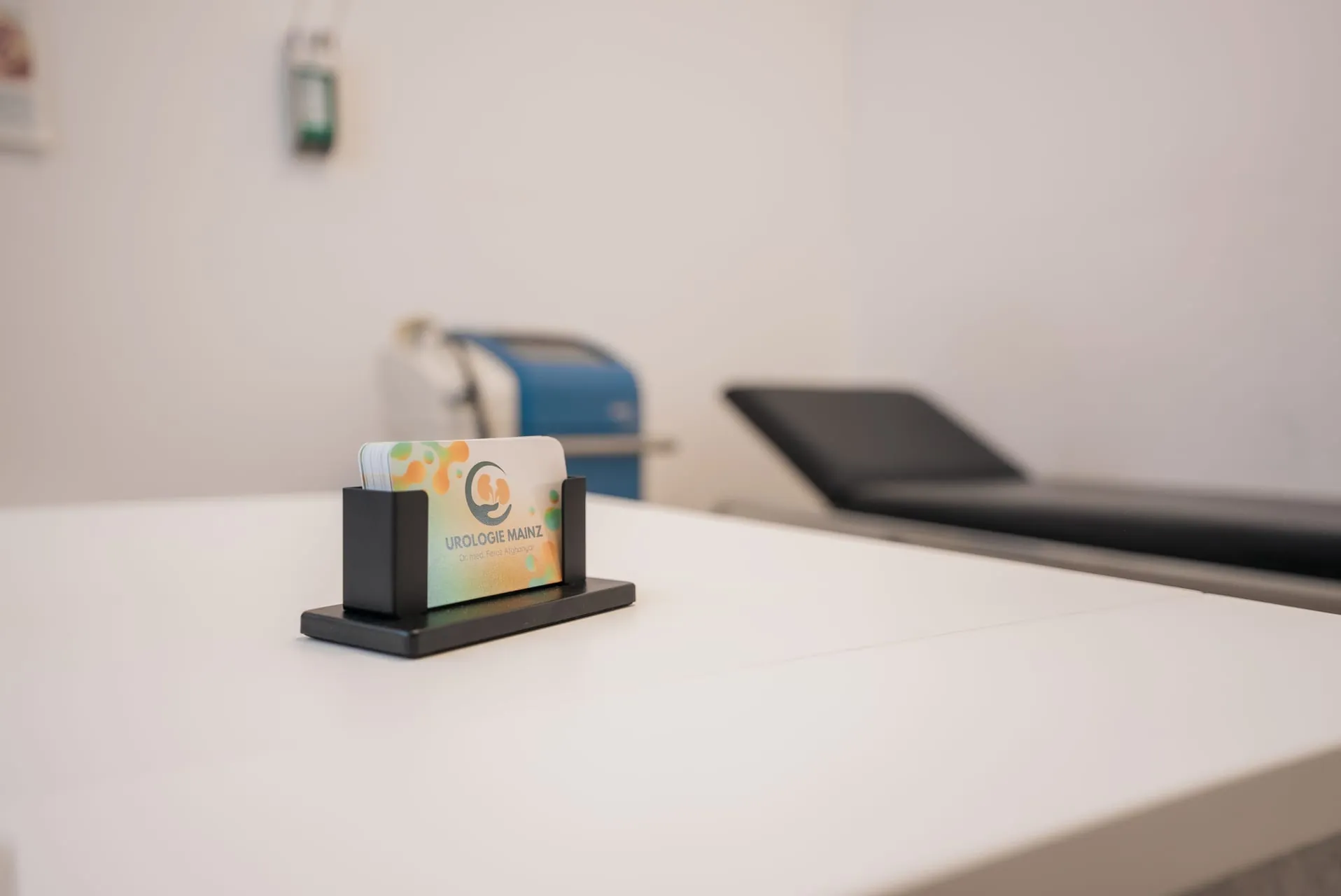 Stoßwellentherapie-Gerät (ESWT) in eigener Einheit